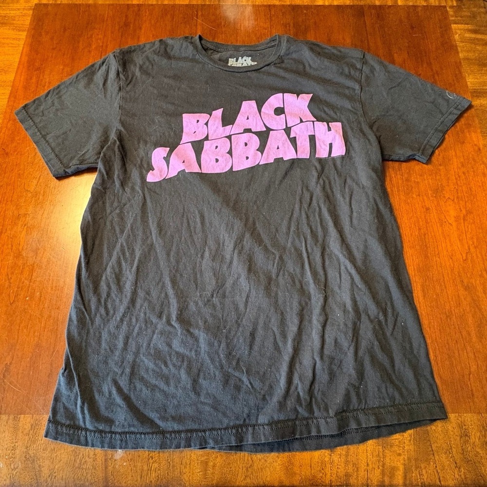 Black Sabbath Purple Logo Black Band T Shirt Heavy Metal Ozzy Osbourne Size L